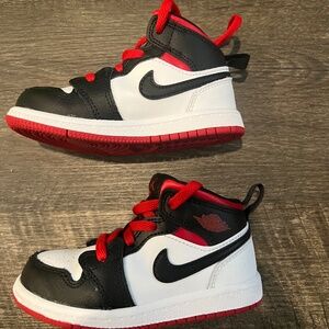 Jordan 1 Mid "White/Gym Red/Black”